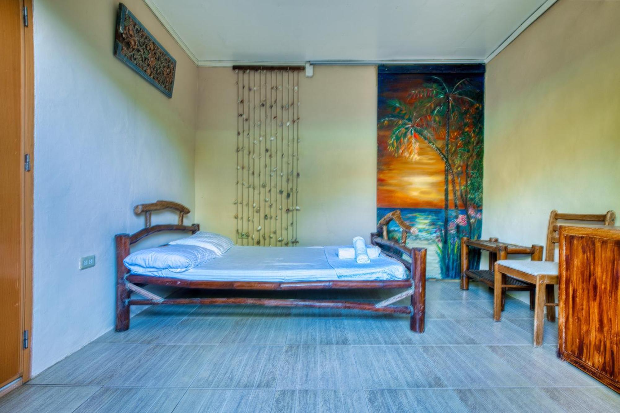 Pilar Pilapil Beach Resort Daanbantayan Bilik gambar
